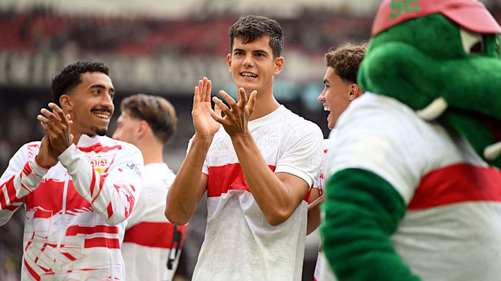 Chema (Mitte) hat sich beim VfB schnell in die Startelf gespielt