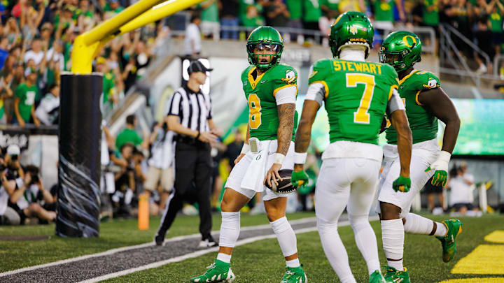 oregon ducks dillon gabriel, evan stewart