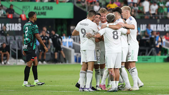 Jugadores de la MLS celebran el triunfo sobre la Liga MX.