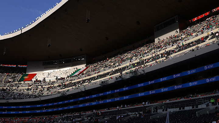 La reapertura del Estadio Azteca se tiñó de luto.