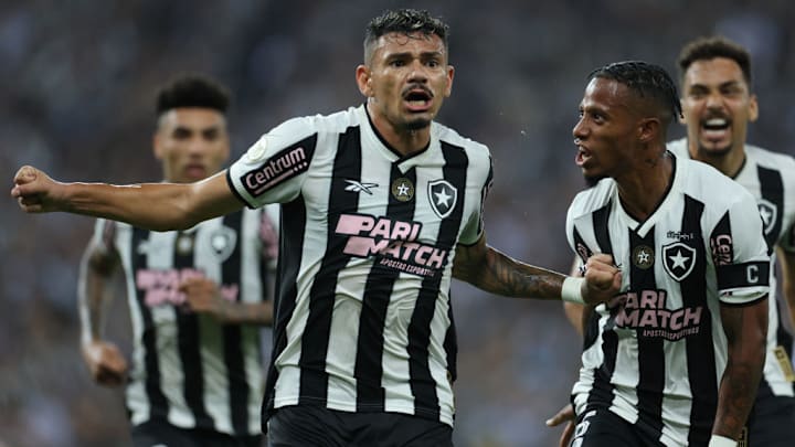 Tiquinho Soares, Tche Tche