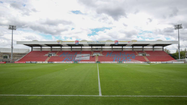 SpVgg Unterhaching v Hansa Rostock - 3. Liga