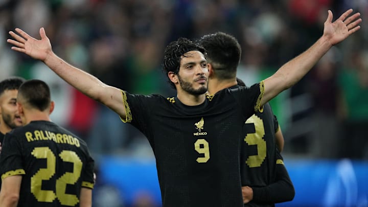 Raúl Jiménez, delantero de la Selección Mexicana. Raúl Jiménez, delantero de la Selección Mexicana.