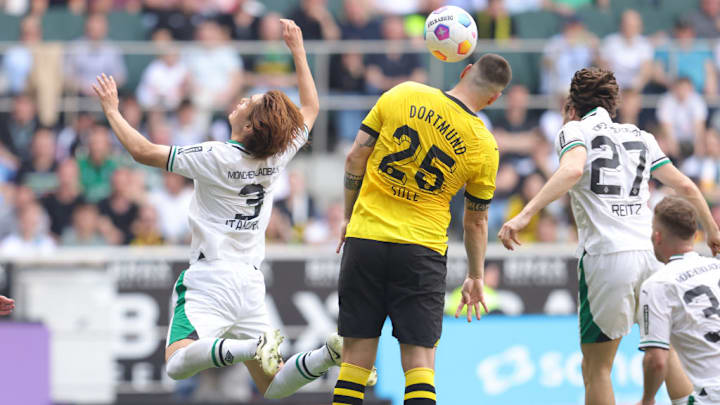 Borussia Mönchengladbach v Borussia Dortmund - Bundesliga