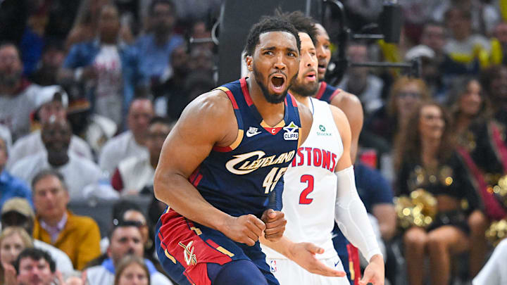 Donovan Mitchell empujó a los Cavaliers a igualar la serie ante los Pistons. Donovan Mitchell empujó a los Cavaliers a igualar la serie ante los Pistons.
