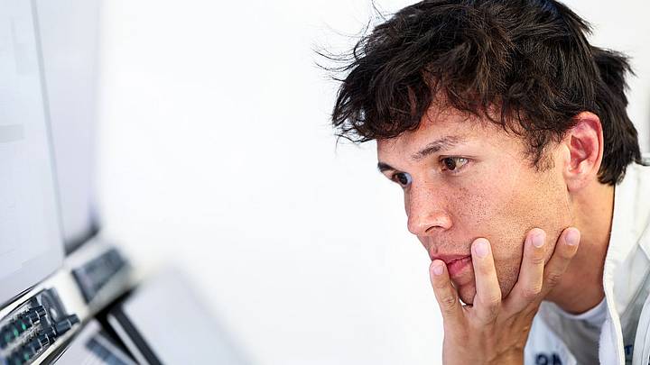 Alex Albon seguirá como piloto de Williams.