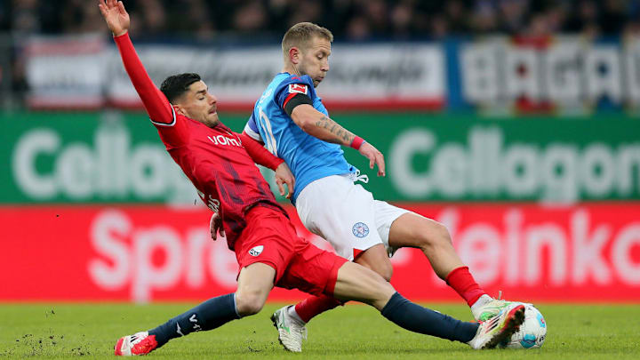 Georgios Masouras im Zweikampf mit Lewis Holtby