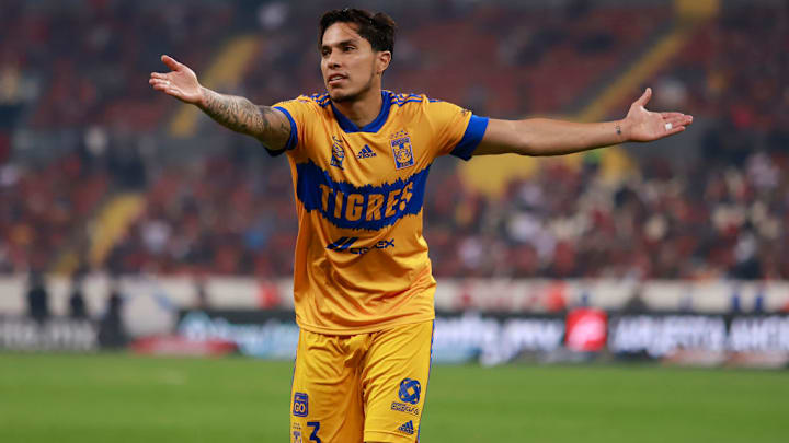 Carlos Salcedo - Soccer Defender - Born 1993