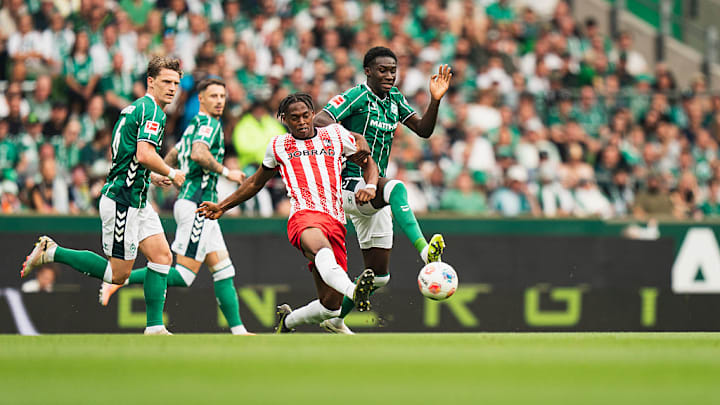 Im Duell gegen den SC Freiburg unterlief Karim Coulibaly ein Eigentor - nach acht Spieltagen das einzige in der Bundesliga