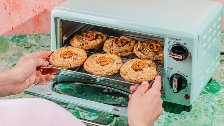 Bell's Cookie Co.- Little Oven