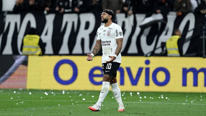 Memphis Depay pide perdón por penalti fallado en la Libertadores. Memphis Depay pide perdón por penalti fallado en la Libertadores.