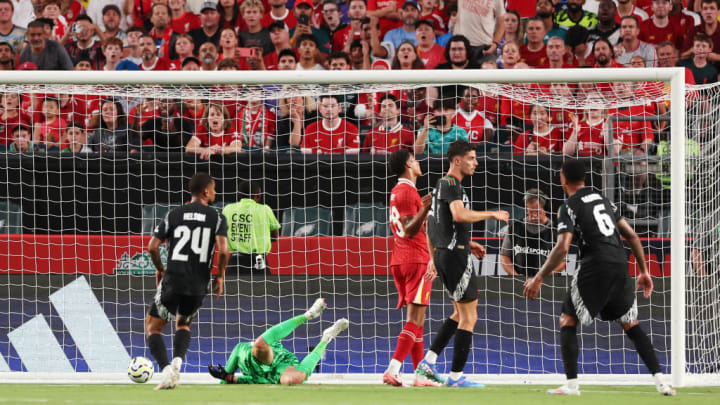 FBL-FRIENDLY-ARSENAL-LIVERPOOL