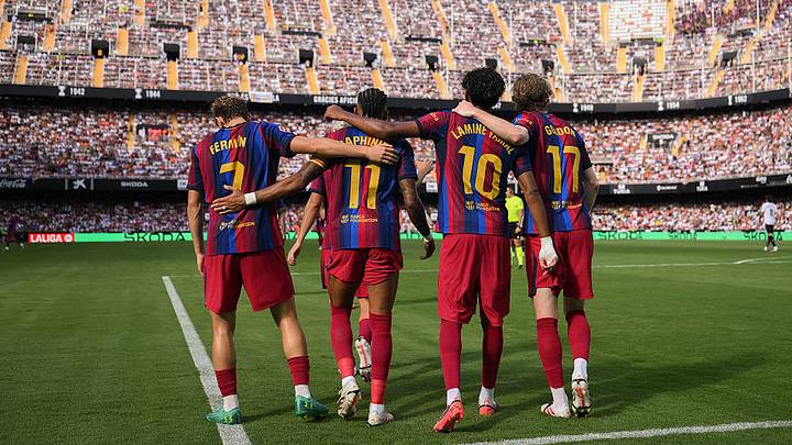 El Barcelona cuenta con jóvenes surgidos de La Masía y fichajes de alto costo.