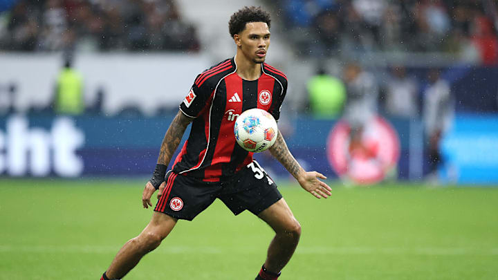Nnamdi Collins könnte gegen Borussia Mönchengladbach ausfallen