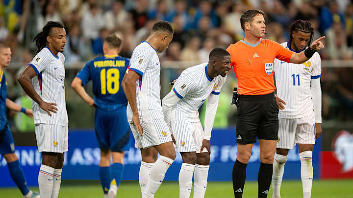 Momento de la lesión de Dembélé en el juego entre Francia y Ucrania.
