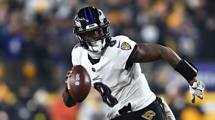 Lamar Jackson batalló con las lesiones en la temporada del 2025.