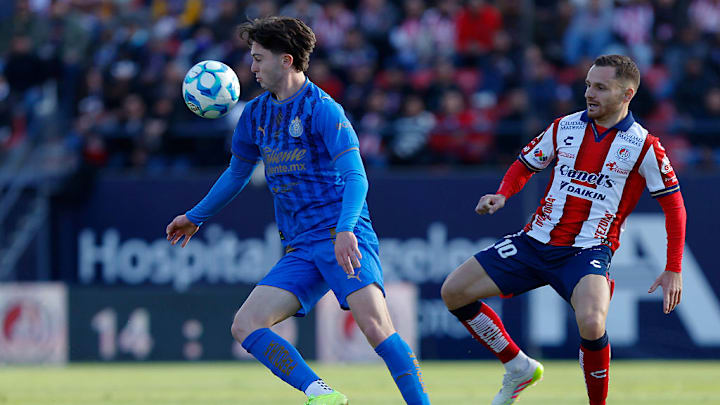 Las Chivas se metieron a San Luis para sacar un triunfo que los mantiene en lo más alto de la tabla.