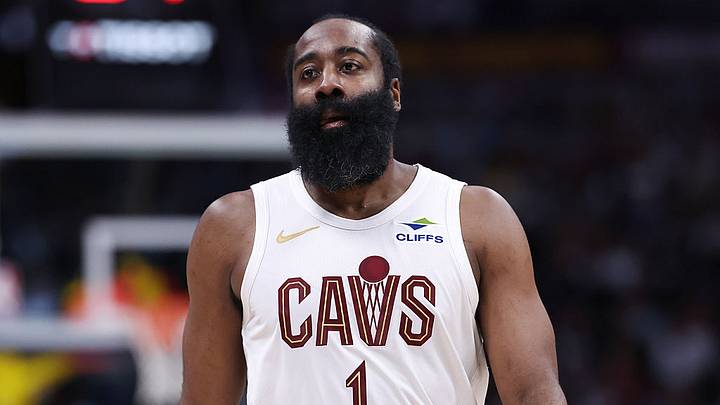 James Harden seguirá siendo una de las piezas clave de Cleveland. James Harden seguirá siendo una de las piezas clave de Cleveland.