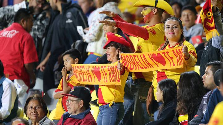 La afición del Morelia todavía disfrutó un título en Liga MX en el 2000. La afición del Morelia todavía disfrutó un título en Liga MX en el 2000.