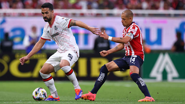 Luan Garcia, Javier Hernandez