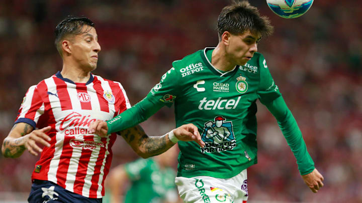 Carlos Cisneros, Sebastian Santos