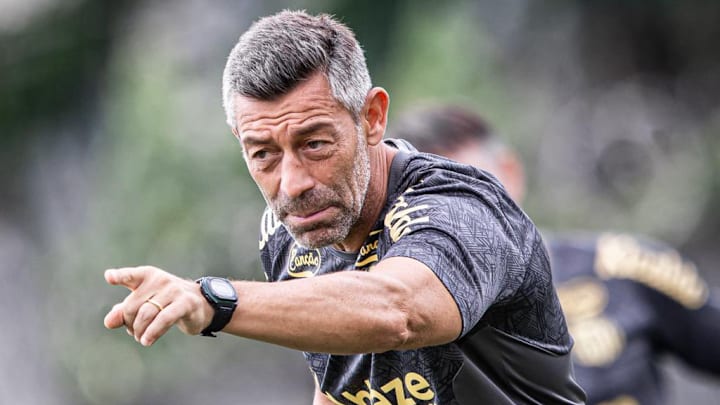 Pedro Caixinha, técnico do Santos