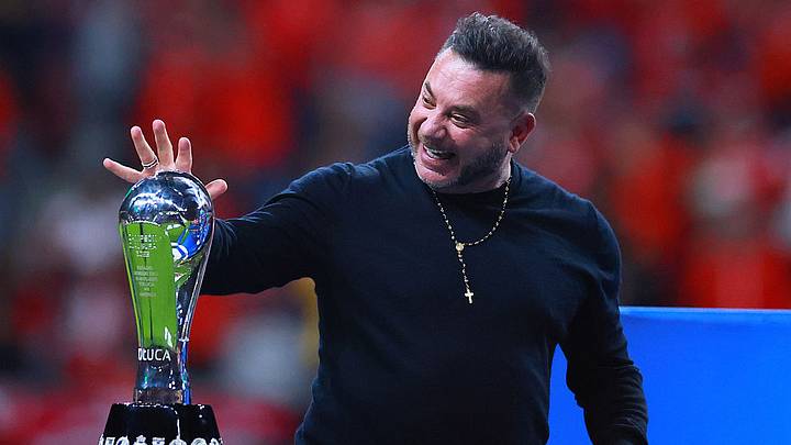 Antonio Mohamed tiene cuatro títulos de liga en el futbol mexicano. Antonio Mohamed tiene cuatro títulos de liga en el futbol mexicano.