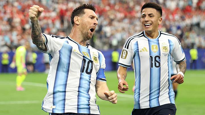 Leo Messi celebra el 1-0 contra Austria que le significó rebasar a Miroslav Klose como máximo goleador mundialista. Leo Messi celebra el 1-0 contra Austria que le significó rebasar a Miroslav Klose como máximo goleador mundialista.