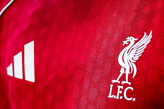 Liverpool, Adidas