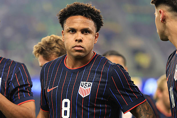 韦斯顿·麦肯尼 韦斯顿·麦肯尼