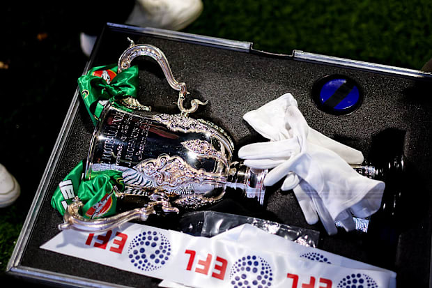 ถ้วยคาราบาว คัพ