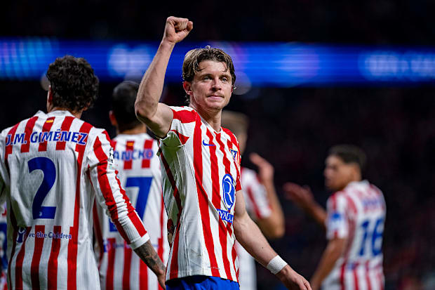 คอนเนอร์ แกลลาเกอร์ คอนเนอร์ แกลลาเกอร์