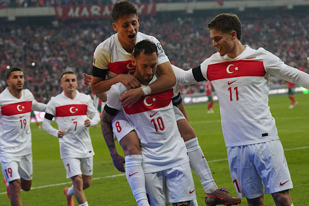 Hakan Çalhanoglu, Arda Güler