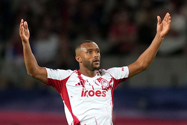 กองหน้าโอลิมเปียกอส อายูบ เอล คาบี กองหน้าโอลิมเปียกอส อายูบ เอล คาบี