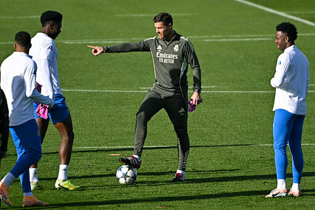 ซาบี อลอนโซ กำกับการฝึกซ้อม