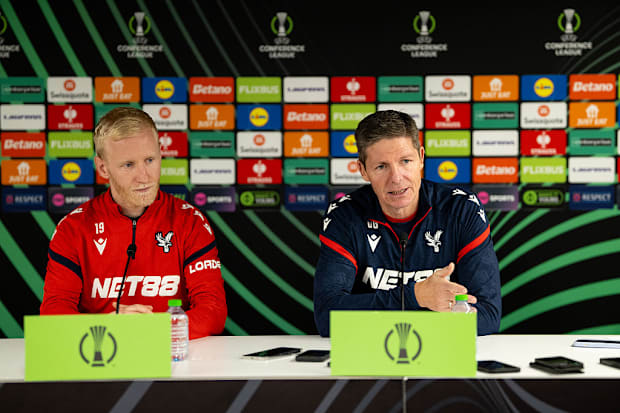 วิล ฮิวจ์ส, โอลิเวอร์ กลาสเนอร์ วิล ฮิวจ์ส, โอลิเวอร์ กลาสเนอร์