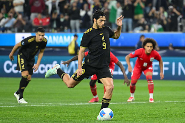 ราอูล ฮิเมเนซในชุดทีมชาติเม็กซิโก