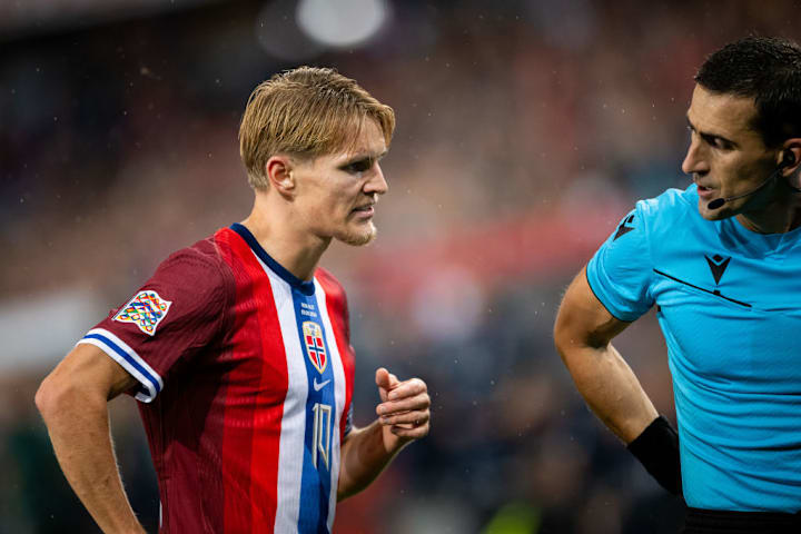 Martin Odegaard, Referee Nikola Dabanovic