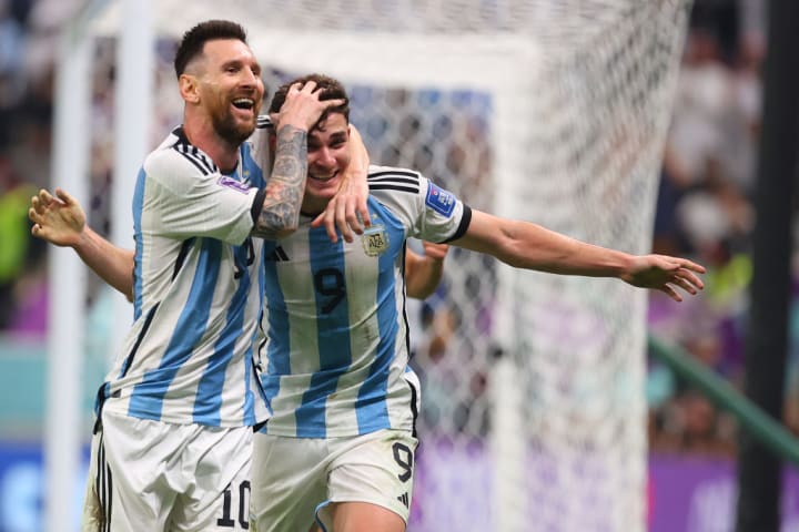 Julian Álvarez, Lionel Messi