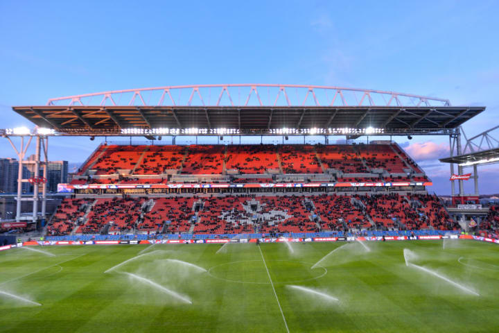 Pemandangan dari atas lapangan BMO selama pertandingan Musim Reguler MLS 2019...