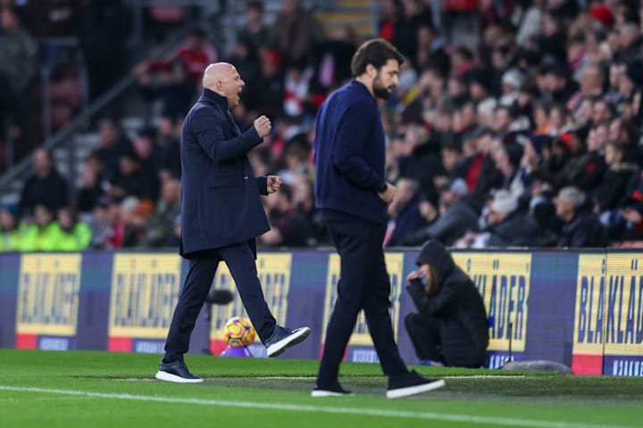 Arne Slott, Russell Martin