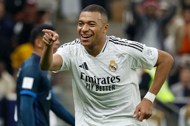 TOPSHOT-FBL-FIFA-QAT-REAL MADRID-PACHUCA