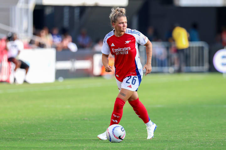Laura Wienroit