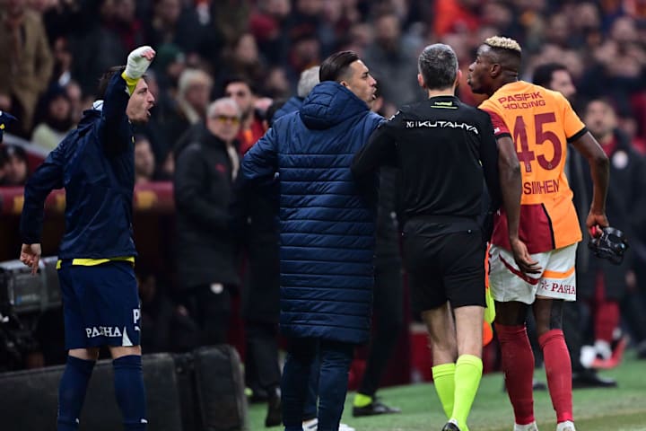 Galatasaray v Fenerbahce - Turkish Super Lig