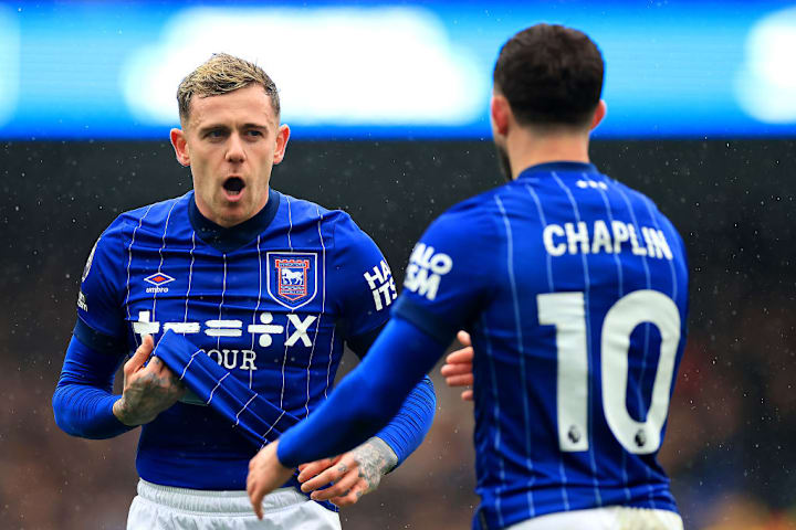 Sammie Szmodics, Conor Chaplin