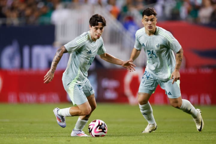FBL-FRIENDLY-MEX-BOL