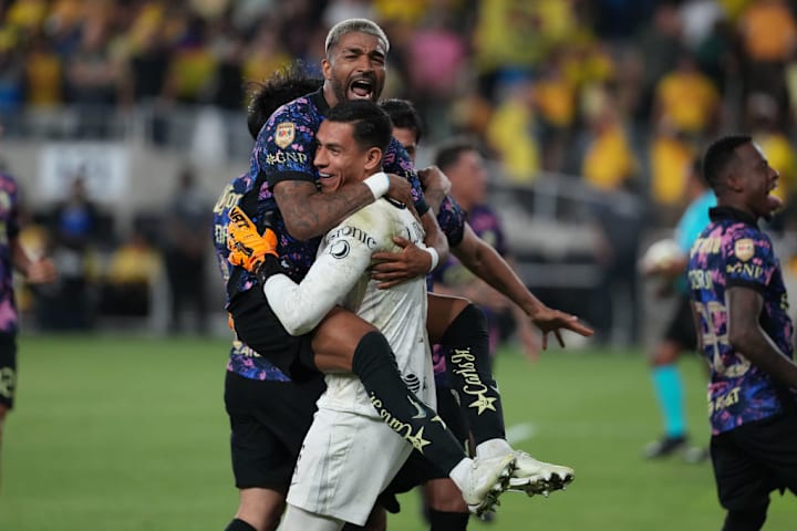 Rodrigo Aguirre, Luis Malagon