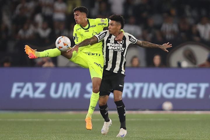 Igor Jesus, Vitor Reis