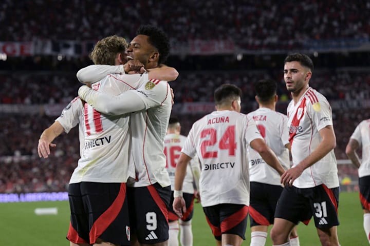 FBL-LIBERTADORES-RIVER-COLOCOLO