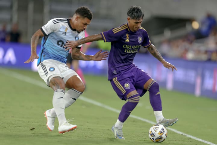 Facundo Torres, Júnior Urso